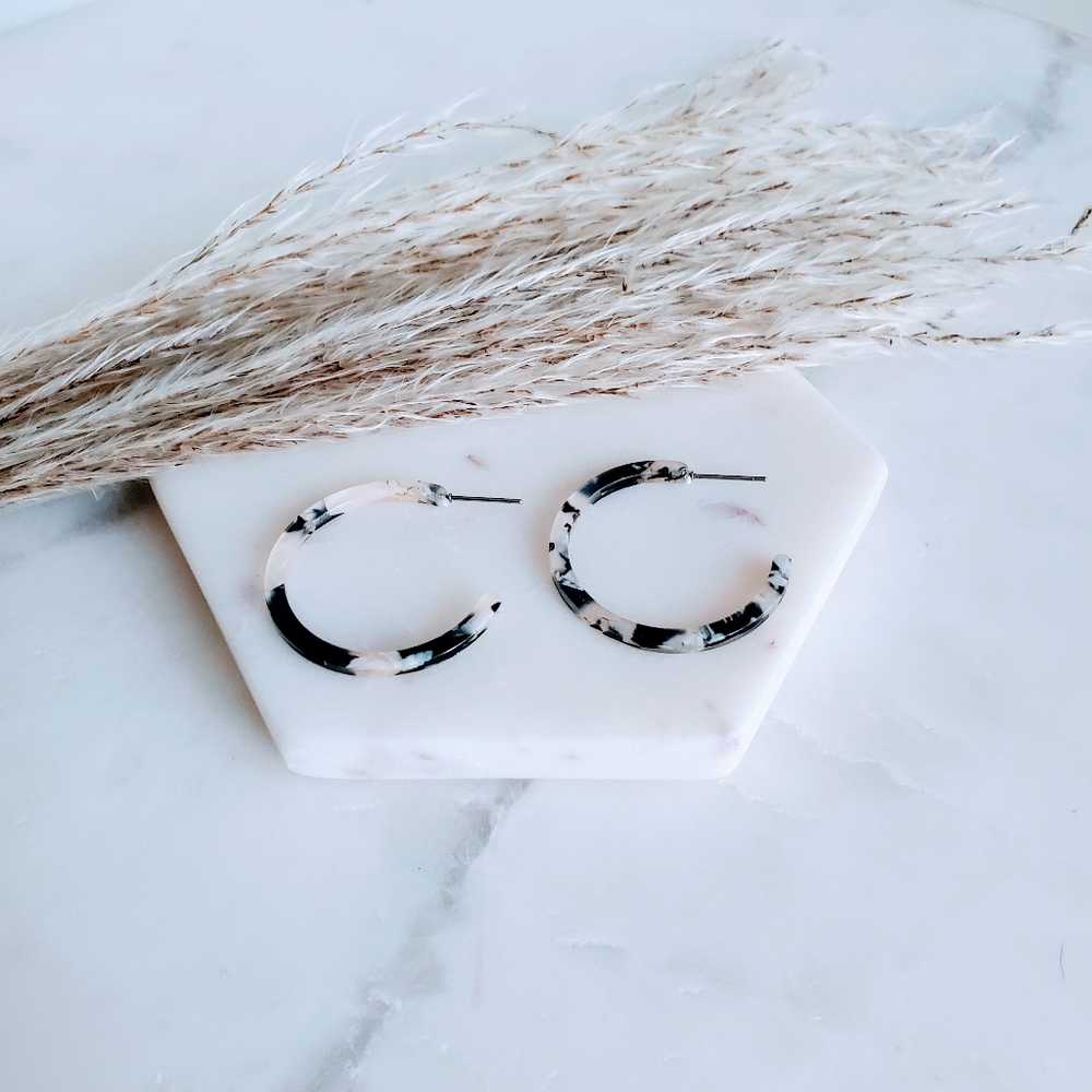 5 for $25 Tan and Black Acrylic C Hoop Earrings - Picture 4 of 5